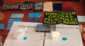 Pareja operaba «narcokiosco» en un barrio posadeño: detenidos con droga y objetos robados imagen-1