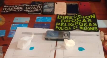 Pareja operaba «narcokiosco» en un barrio posadeño: detenidos con droga y objetos robados imagen-18