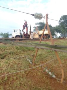 Con refuerzos y trabajo conjunto, se superó la emergencia en el servicio eléctrico en el Alto Uruguay imagen-1