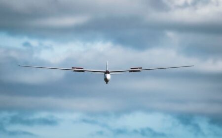 La experiencia de volar como un pájaro a 500 metros de altura sin motor y guiado por los factores naturales imagen-9