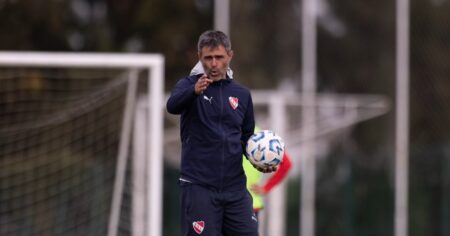 Vaccari tiene a 10 de 11: cuál es la única duda en Independiente para enfrentar a Boca imagen-21