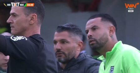 Video: Wilmar Roldán echó a Cardona que protestó desde el banco de suplentes imagen-13