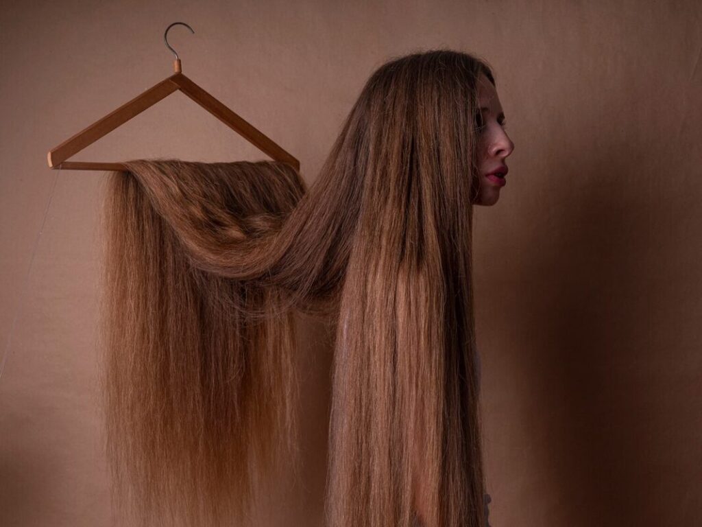 Las pelilargas, historias inquietantes de mujeres que dejaron de cortarse el pelo imagen-5