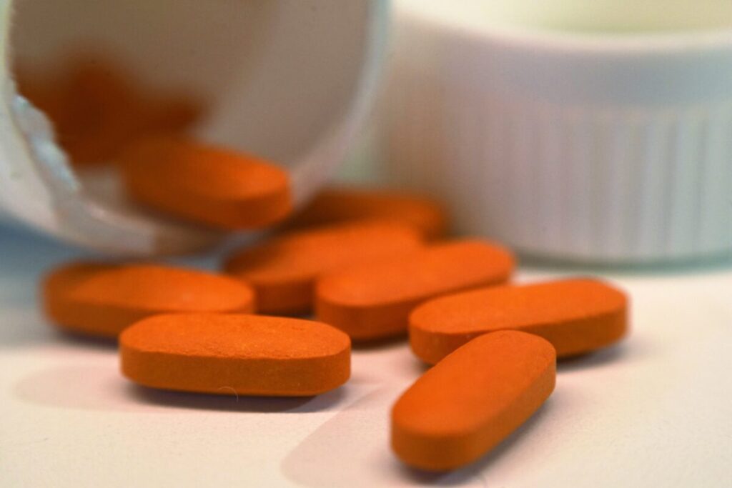 Es gastroenterólogo de Harvard y desde California revela cuál es el analgésico que puede dañar el intestino imagen-96