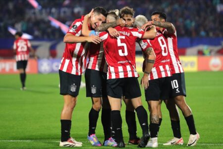La mística del León: Estudiantes goleó en Chile y lidera su grupo en la Copa Libertadores imagen-13