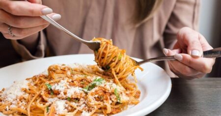 Por qué los italianos no engordan al comer pasta: lo responde un cirujano bariátrico imagen-11