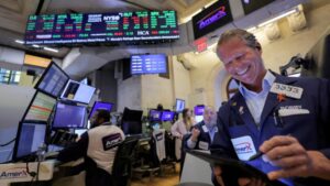 Acciones argentinas suben hasta 7% en Wall Street tras la tregua comercial entre EE.UU. y China imagen-2