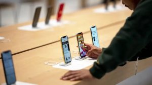 Posadas | Sostienen que la eliminación de aranceles a la importación de celulares permitirá “competir en mejores condiciones con los precios de Paraguay en toda línea de productos” imagen-8