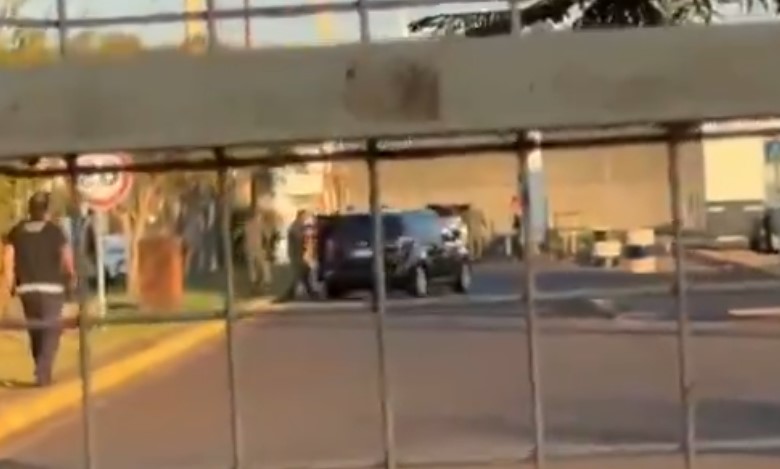 Disparos en el puente San Roque González de Santa Cruz para detener a un vehículo con carga sospechosa imagen-5