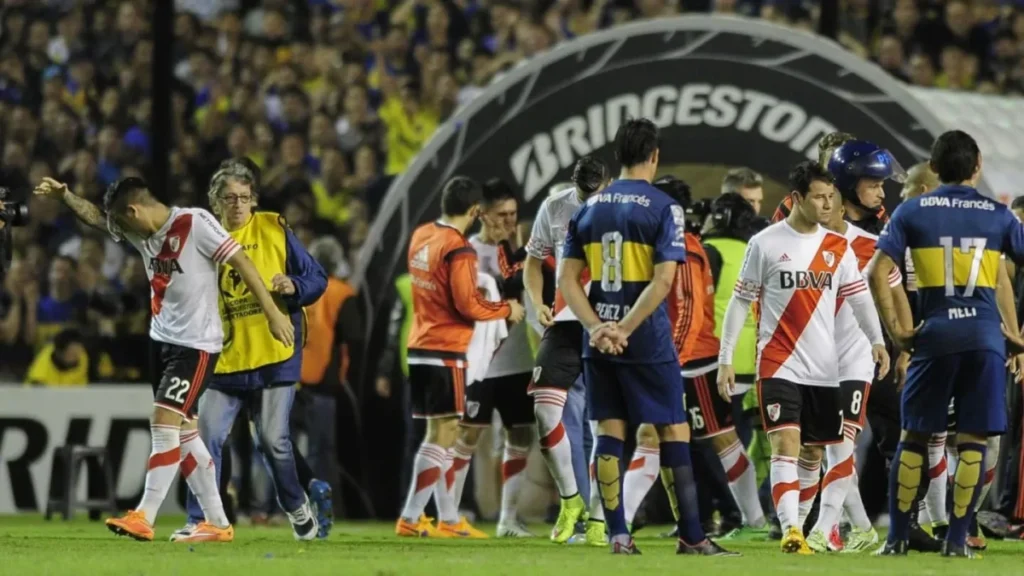 Qué fue de la vida de los futbolistas de River y Boca que jugaron el Superclásico del gas pimienta - TyC Sports imagen-40