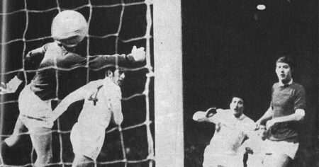 Los hitos de la Bruja Verón: desde el gol al Manchester en la Intercontinental a las tres Libertadores imagen-7