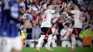River se impuso a un vendaval de emociones y sacó boleto a octavos de Copa Libertadores con goleada: reviví lo mejor - TyC Sports imagen-2