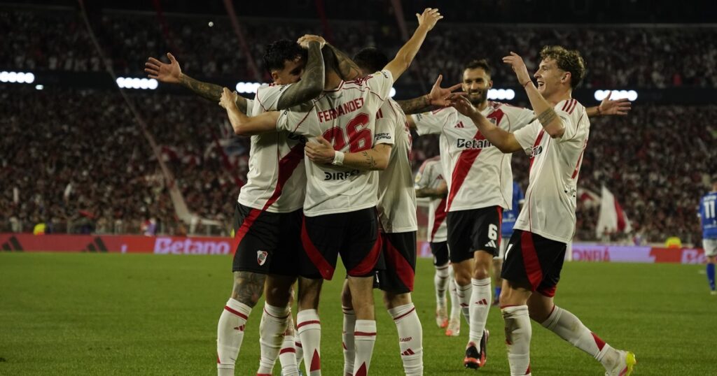 ¿Cuándo se jugaría River vs. Barracas por los octavos de final del Apertura? imagen-43