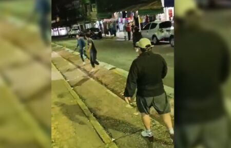 Corridas, piñas y tiros en La Placita: un comerciante herido de un disparo imagen-5