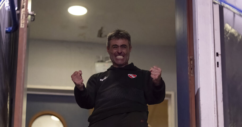 Julio Vaccari, el líder de la revolución de Independiente y un verdadero especialista contra Boca: no perdió y tampoco recibió goles imagen-91