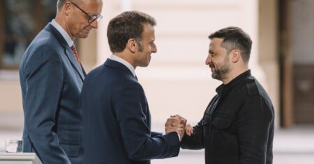 La guerra en Ucrania: Rusia rechaza un ultimátum para una tregua, mientras Europa amenaza con sanciones imagen-17