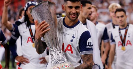 'Cuti' Romero sigue acumulando trofeos: lo eligieron el MVP de toda la temporada de la Europa League tras consagrarse con el Tottenham imagen-11