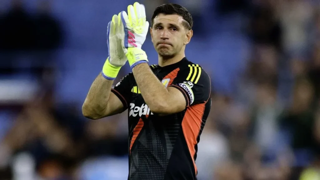 Dibu Martínez, entre lágrimas tras lo que pudo ser su adiós en Aston Villa: las tres ofertas que tiene en la mesa - TyC Sports imagen-5