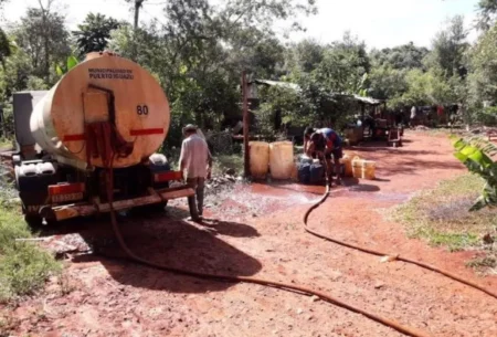 Una obra inconclusa y la falta de asistencia del municipio mantienen a todo un barrio sin agua desde hace más de 15 días imagen-18