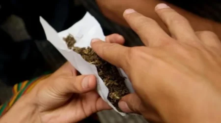 Chacra 32-33: denuncian que viven un infierno por un vecino con problemas de adicción imagen-8
