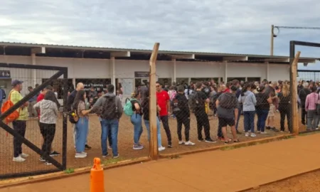 Largas filas para cruzar en tren a desde Posadas- Encarnación imagen-6