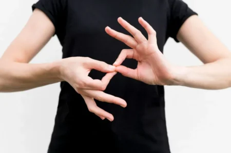 Forman al personal de salud en lengua de señas imagen-21