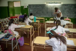 Más del 60% de los alumnos que usan ChatGPT lo hace para tareas escolares imagen-2