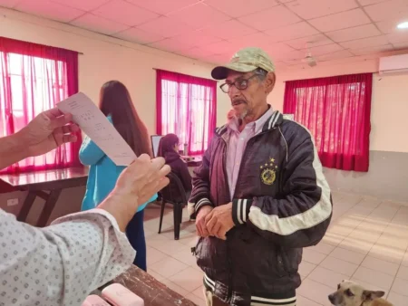 "Mirar Mejor" fue hasta Mojón Grande con atención oftalmológica para los vecinos imagen-16