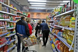 Alimentos registran caídas entre el 25% y 35% en comercios posadeños imagen-1