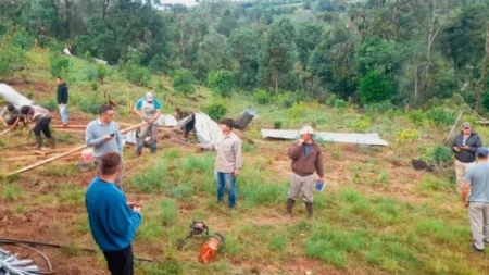 Vecinos comienzan a reparar daños tras el fuerte temporal en San Pedro imagen-12