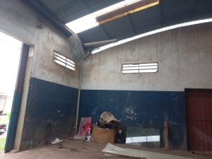 Posadas | Un obrero sufrió lesiones graves tras caer del techo de un galpón que estaba reparando imagen-7
