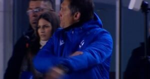 Final caliente: el reclamo de Vélez a Gariano por un posible penal imagen-1