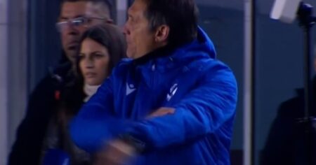 Final caliente: el reclamo de Vélez a Gariano por un posible penal imagen-12