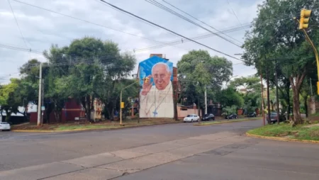 Un mural de 16 metros homenajea al papa Francisco en Posadas imagen-12