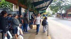 Tensión en el transporte urbano: hay reducción de frecuencias y podría haber paro imagen-2