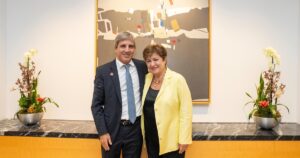 La euforia de Luis Caputo, el futuro de Kristalina Georgieva y la fuerte movida del campo imagen-2