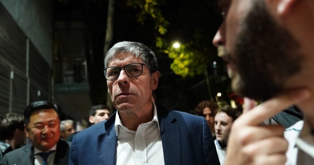 "Se avergüenza del peronismo, esconde la identidad", el filoso dardo de Juan Manuel Abal Medina contra Leandro Santoro imagen-102
