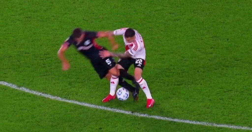 Video: el golazo de Bustos que fue anulado por el VAR imagen-40