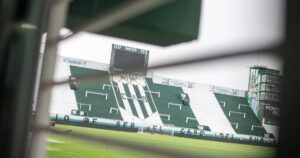 Con el agua al cuello: Banfield y una deuda millonaria que compromete su futuro imagen-4
