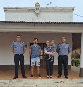 Posadas | Una nena de 2 años se ahogaba y fue reanimada por policías mientras la llevaban al hospital imagen-7