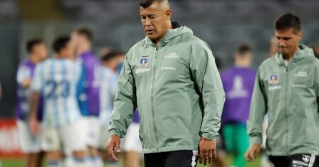 La autocrítica de Almirón luego de sumar una nueva derrota con Colo Colo: "El único culpable soy yo" imagen-16