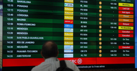 El déficit externo: ya se van más dólares del país por viajes que los que entran por Vaca Muerta imagen-13