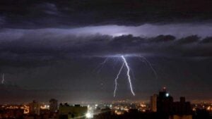 Rige una alerta amarilla por tormentas para el sur y centro de Misiones mañana martes imagen-8