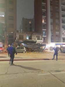 Tragedia en Córdoba | Colapsó el techo de un edificio sobre un bar: dejó un muerto y varios heridos imagen-8
