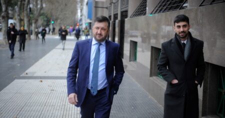 Kueider, resignado por su futuro judicial: “Si vuelvo a la Argentina, sé que mi destino será la cárcel de Ezeiza” imagen-11