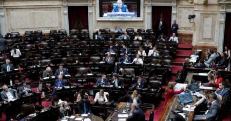 "Tienen mucho que ocultar", las quejas por el faltazo de los ministros a su interpelación en Congreso por el escándalo cripto imagen-18