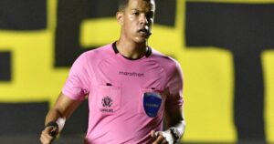 Los árbitros para la cuarta fecha de la Copa Sudamericana imagen-2