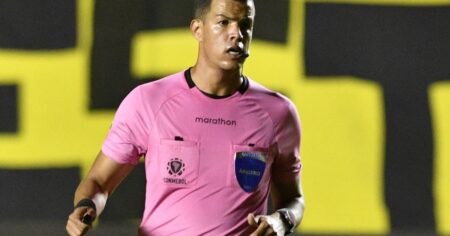 Los árbitros para la cuarta fecha de la Copa Sudamericana imagen-19