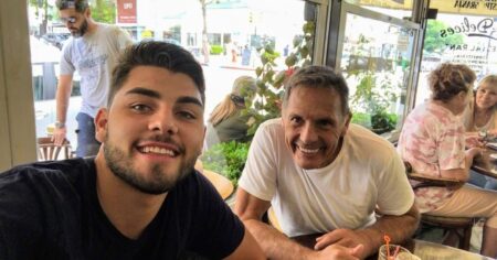 La historia de padre e hijo que se enfrentan en un partido clave por los octavos imagen-16