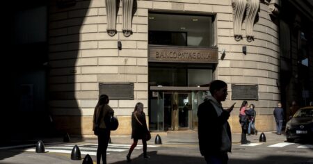 La economía creció 5,8% en el primer trimestre, impulsada por los bancos y la actividad hotelera imagen-21